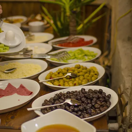 Tulip Cave غوريمِيه